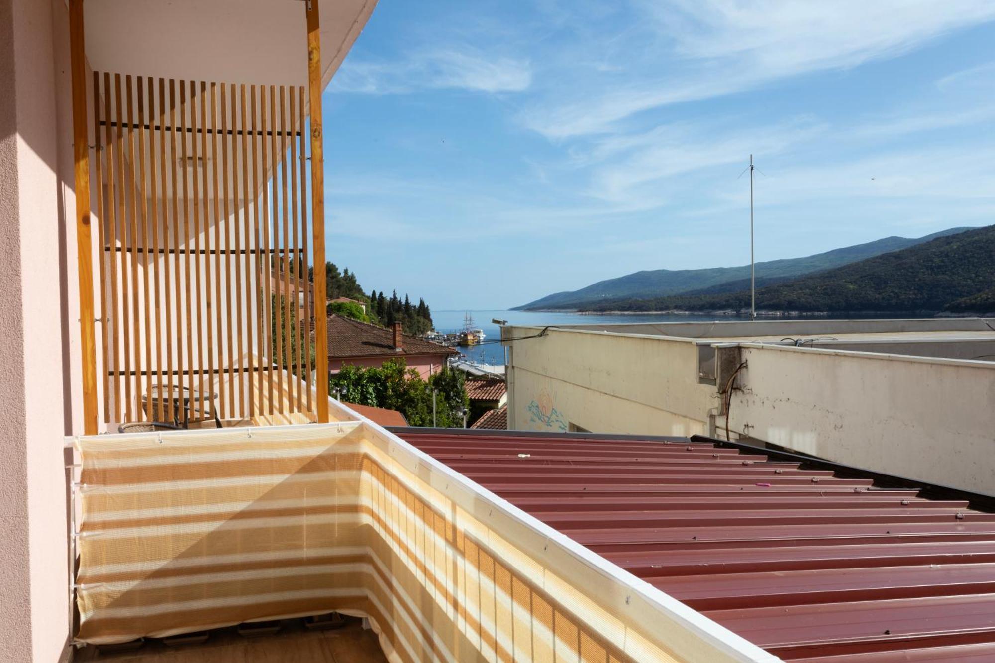 Apartments Galeb Rabac Esterno foto