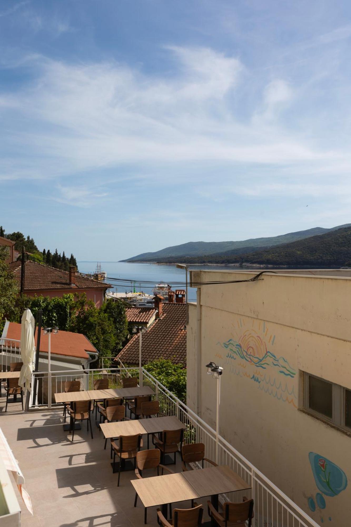 Apartments Galeb Rabac Esterno foto